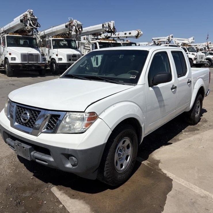 2015 NISSAN FRONTIER