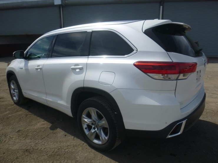 2017-toyota-highlander-image-4
