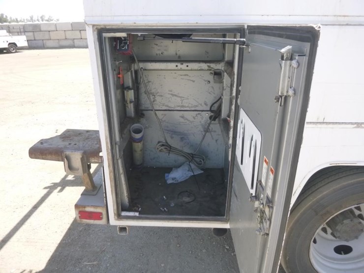 2006-ford-f450-image-28