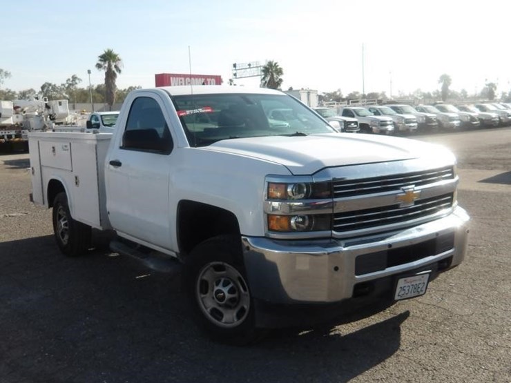 2016-chevrolet-silverado-2500-image-3