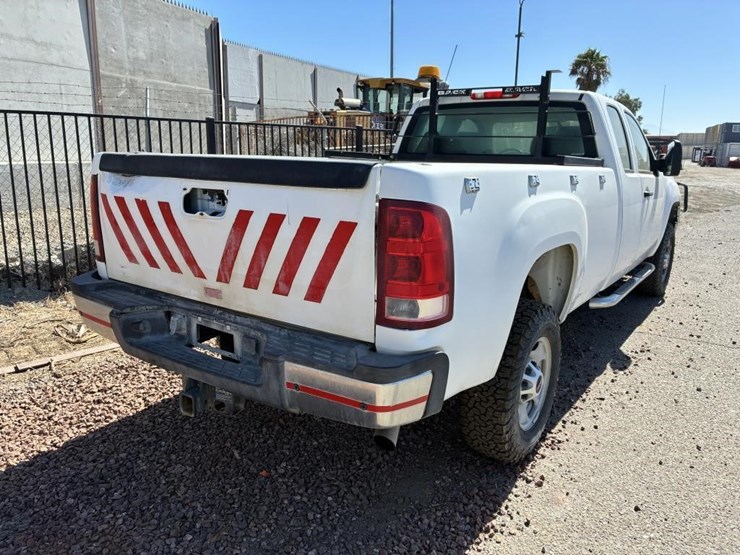 2012-gmc-sierra-2500hd-image-3