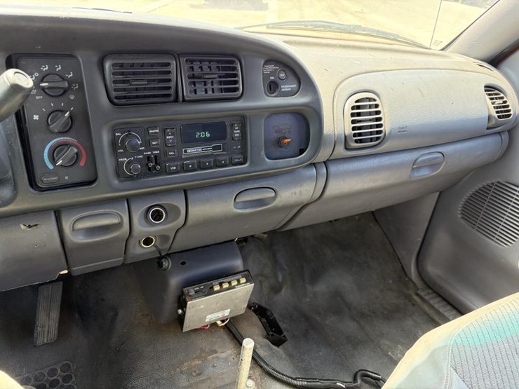 2001-dodge-ram-2500-image-18