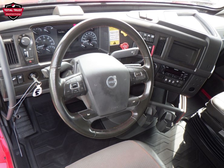 2024-volvo-vnl860-image-16