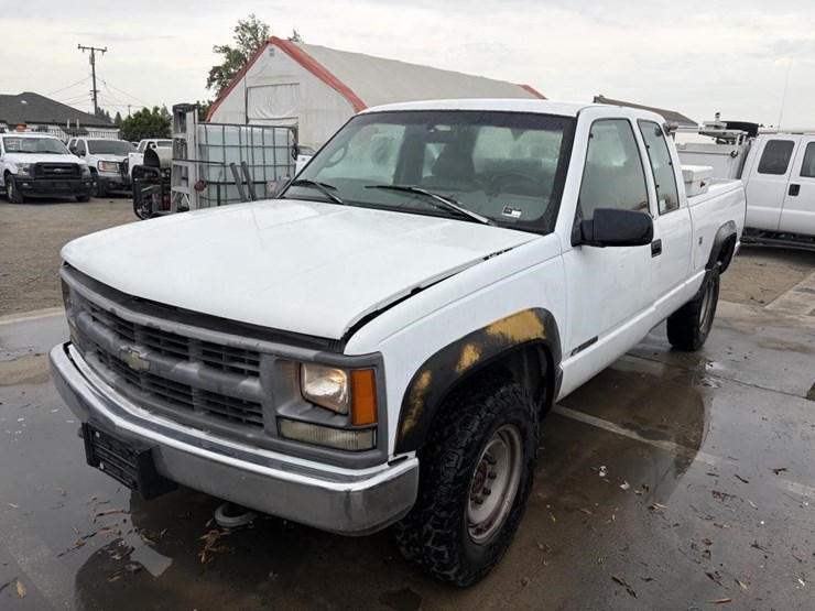 1997-chevrolet-k2500-image-1