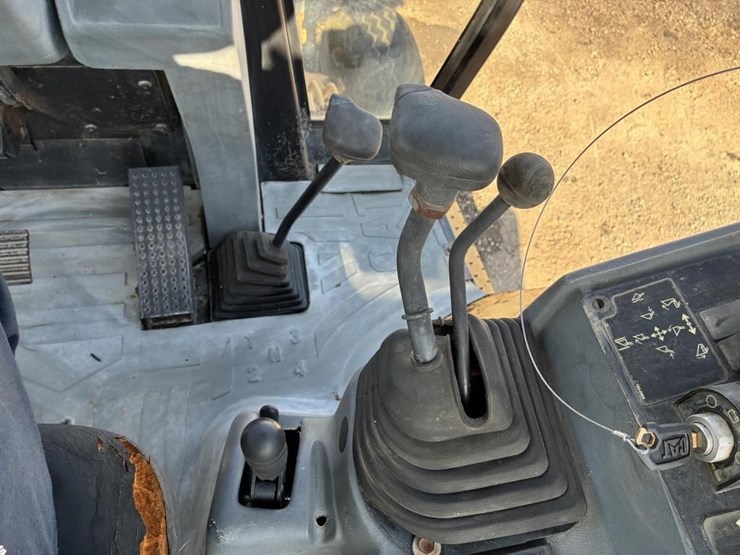 2000-caterpillar-436c-image-23