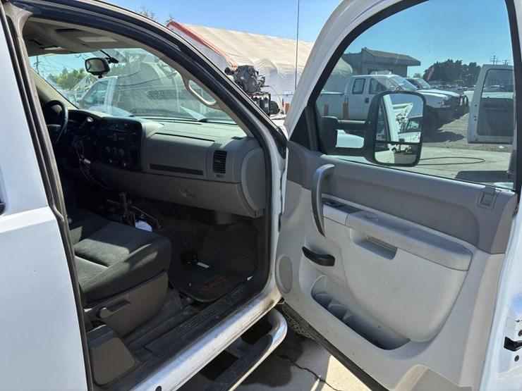 2012-gmc-sierra-2500-image-10