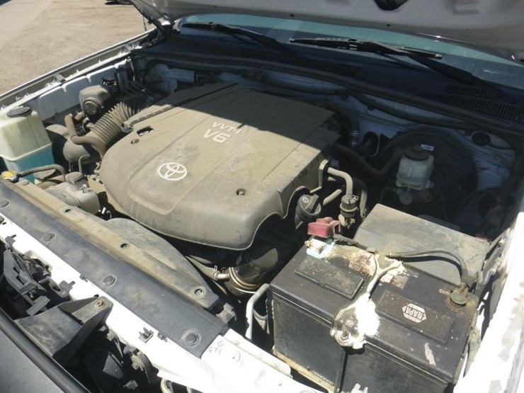 2013-toyota-tacoma-image-10
