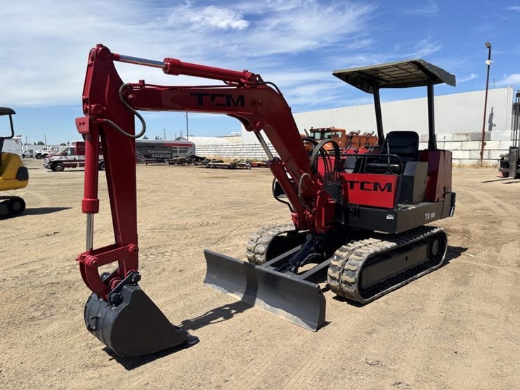 tcm-tb300-hydraulic-excavator-image-1