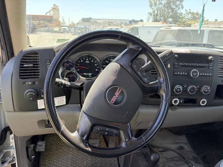 2012-gmc-sierra-2500hd-image-16