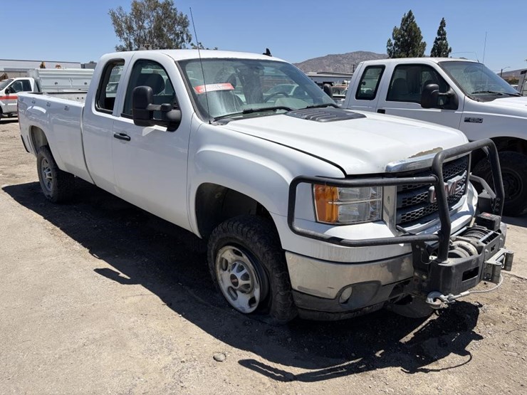 2012-gmc-sierra-2500hd-image-2