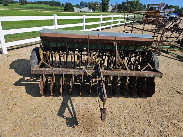 john-deere-8-image-8
