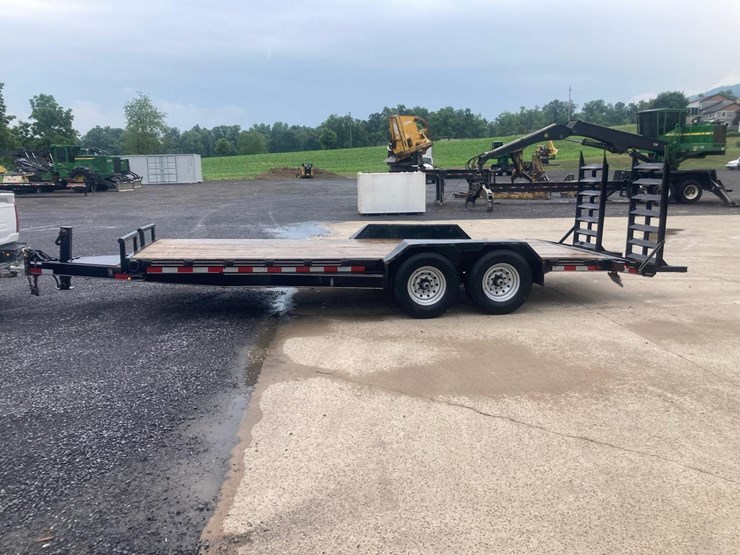 #401-•-2020-fox-trail-equipment-trailer-image-1