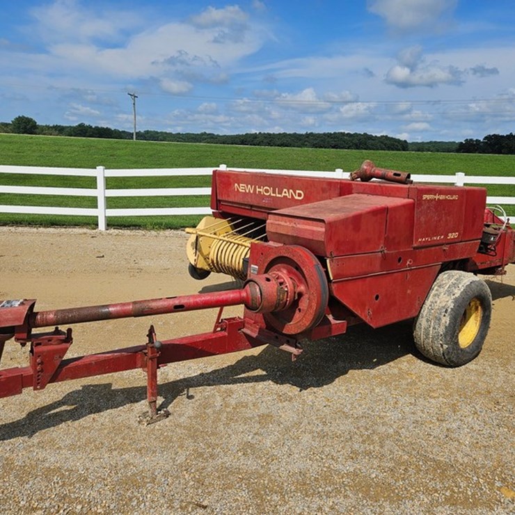 NEW HOLLAND 320