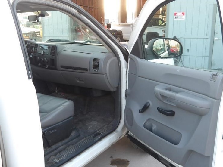 2009-chevrolet-silverado-2500-image-12