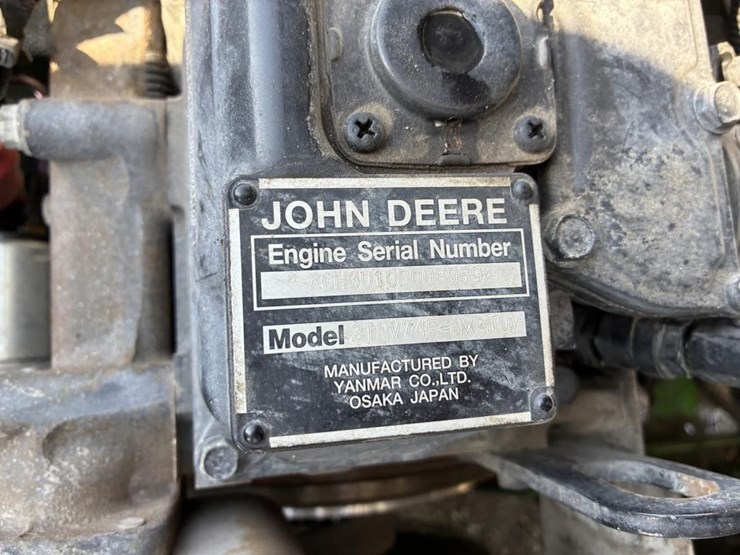 2019-john-deere-gator-image-13