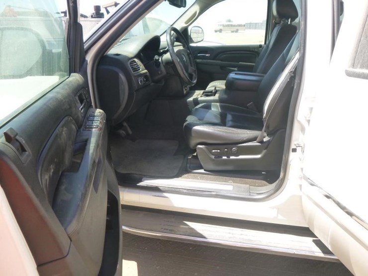 2011-gmc-yukon-denali-image-8
