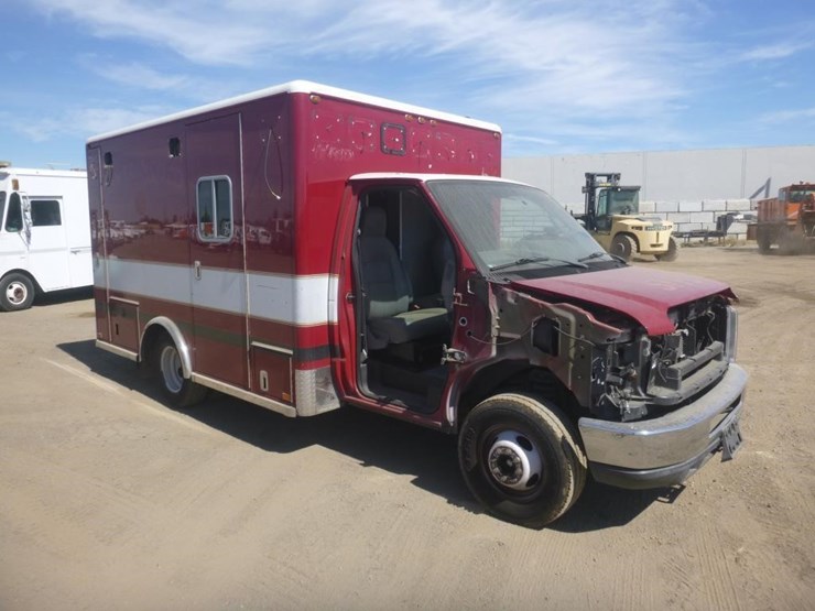 2014-ford-e350-image-2