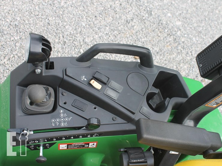 john-deere-2032r-image-14