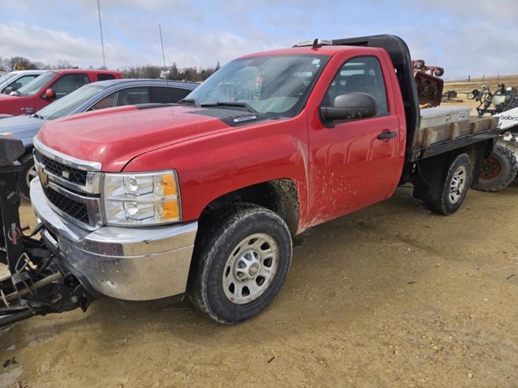 #676-•-2013-chevy-k2500hd-pick-up-truck-image-1