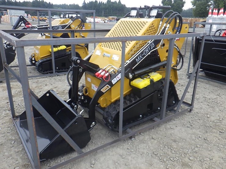 2026-agt-mx-crt23-skid-steer-tracked-loader-image-1