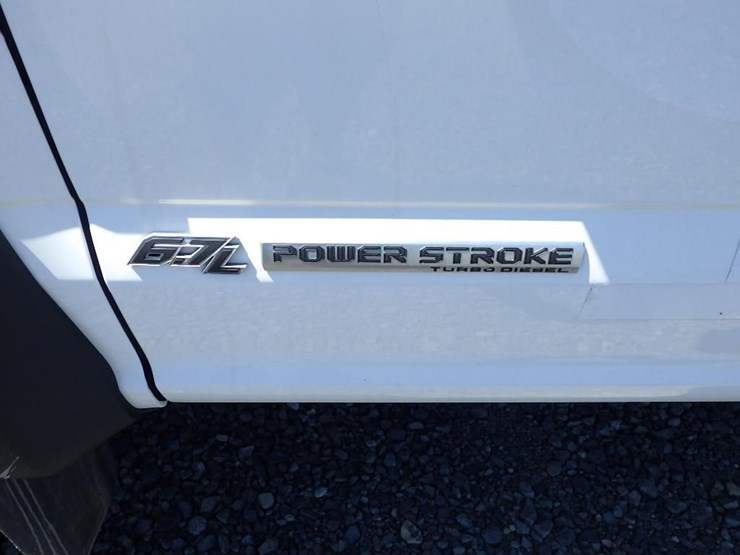 2020-ford-f550-image-15