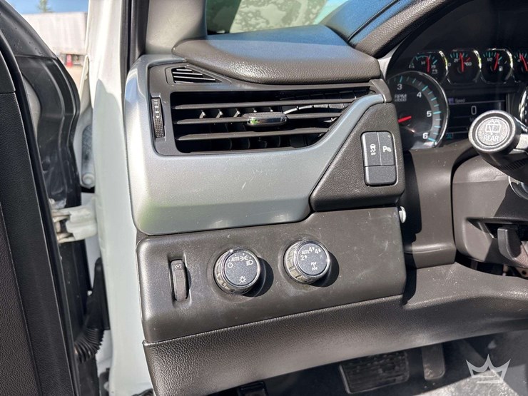 2018-chevrolet-tahoe-image-13