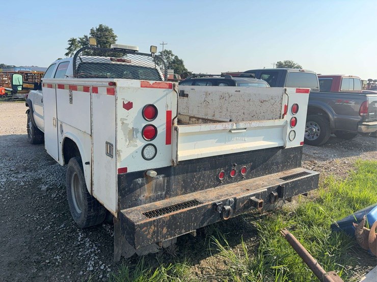 2006-chevrolet-3500-image-10