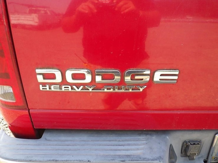 2004-dodge-2500-image-13