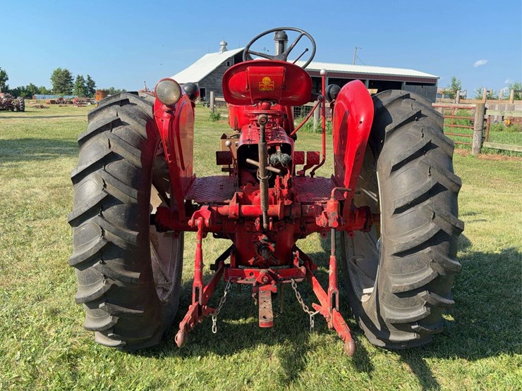 massey-ferguson-444-image-4
