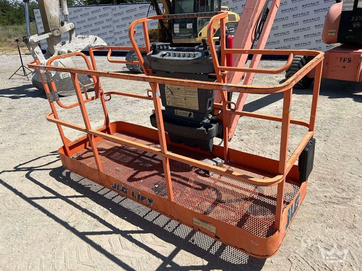 2008-jlg-800aj-image-12