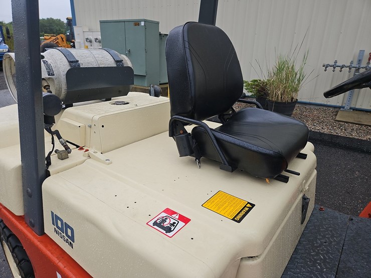 nissan-100-forklift-image-13