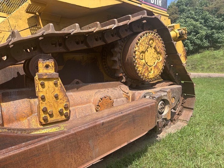 caterpillar-d11r-image-25
