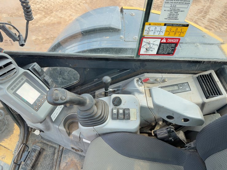 2018-deere-50g-image-30