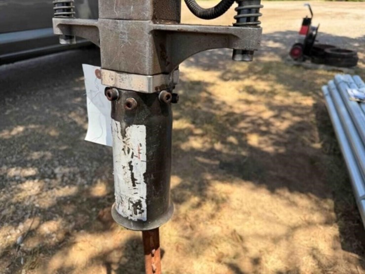 redi-driver-gas-powered-post-driver-image-4