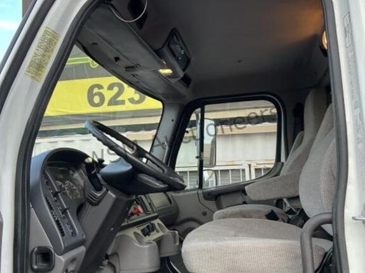 2016-freightliner-114sd-image-27