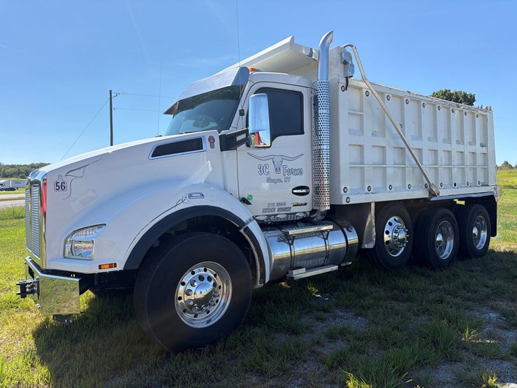 2023-kenworth-t880-image-1