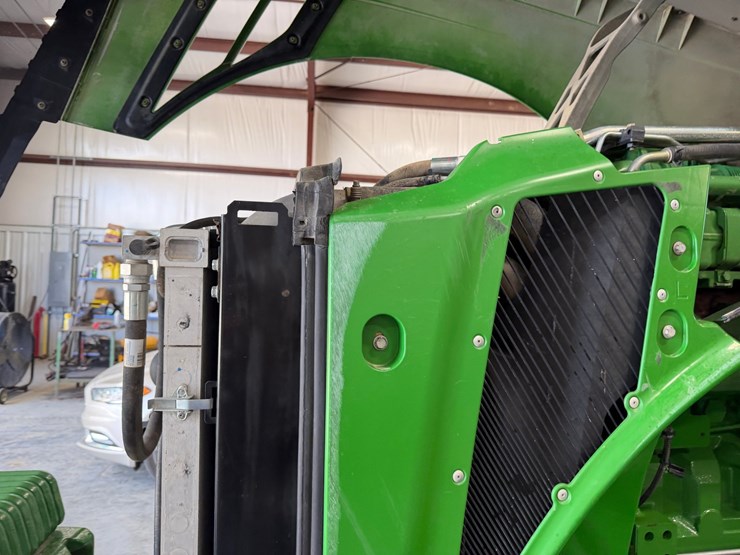 2011-john-deere-8285r-image-62