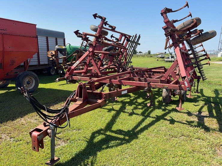 case-ih-4800-image-2
