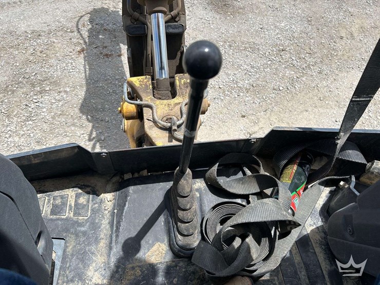 2018-deere-310l-image-15