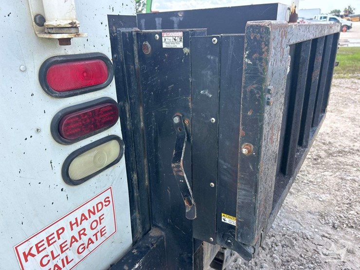 2006-ford-f450-image-15