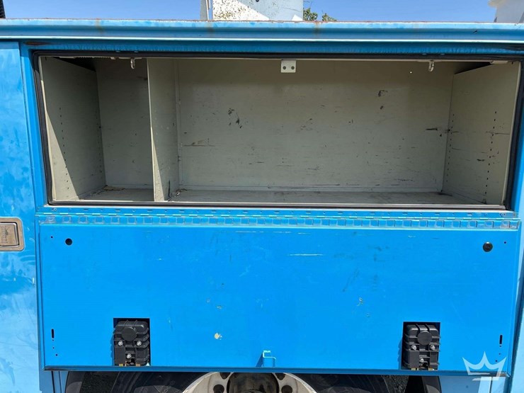 2011-international-durastar-4300-image-22