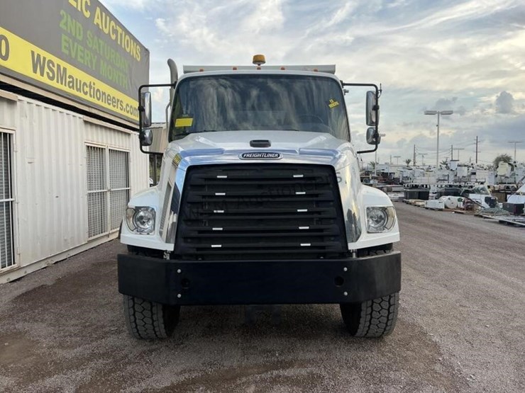 2016-freightliner-114sd-image-3