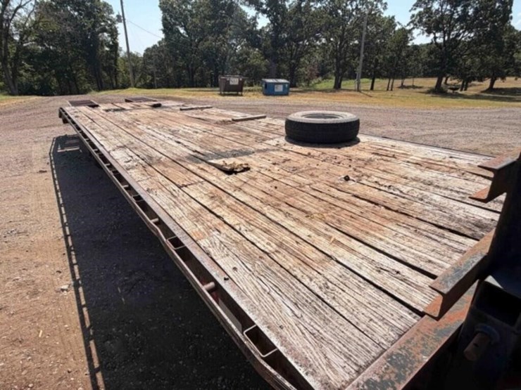 2009-elite-gooseneck-flatbed-trailer-image-5