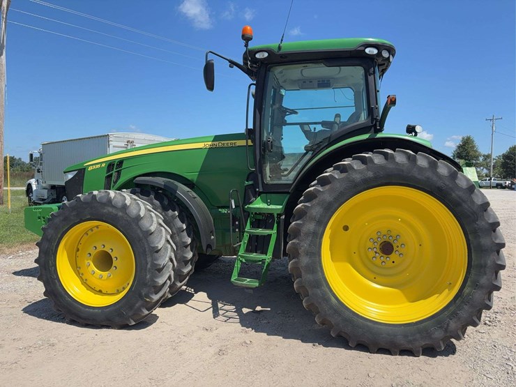 2012-john-deere-8335r-image-15