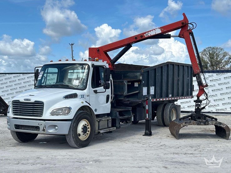 2017-freightliner-m2-106-image-1