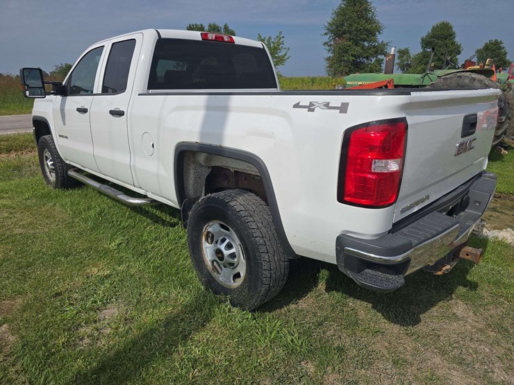2015-gmc-2500-image-6