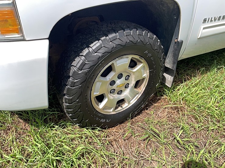 2013-chevy-silverado-pickup-truck-vn:114005-4x4-image-9