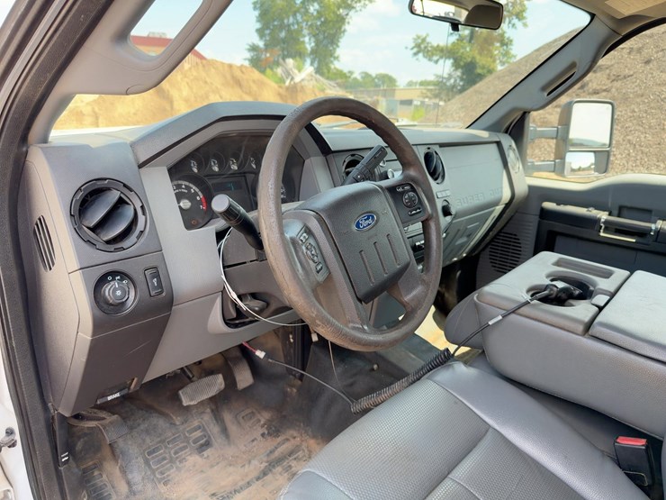 2016-ford-f350-xl-image-28