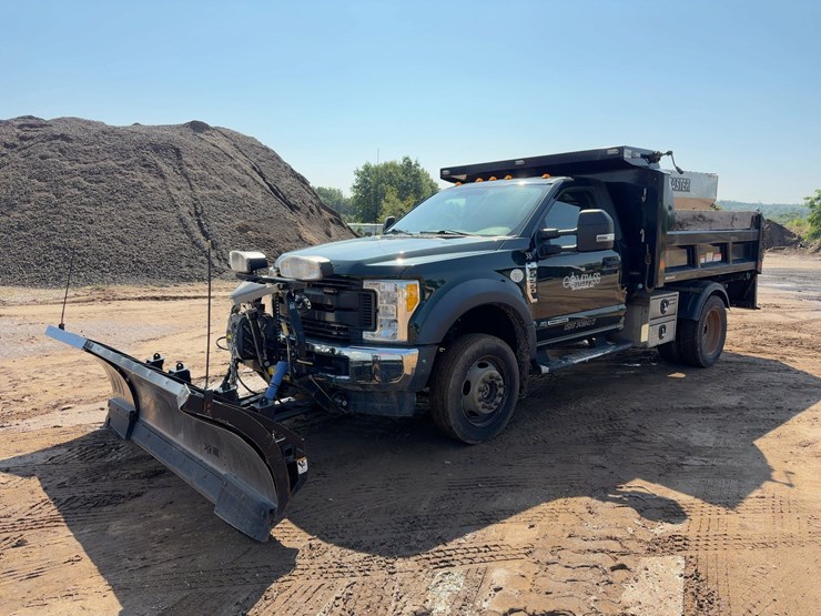 2017-ford-f550-xl-image-1