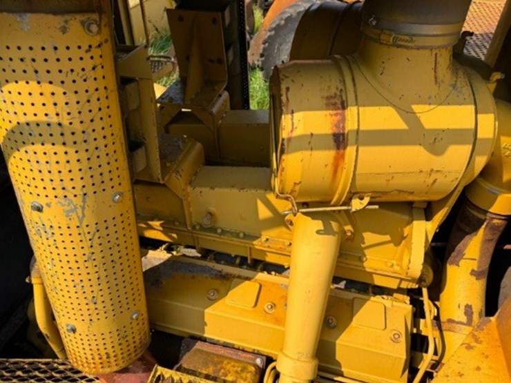 caterpillar-d10-image-16